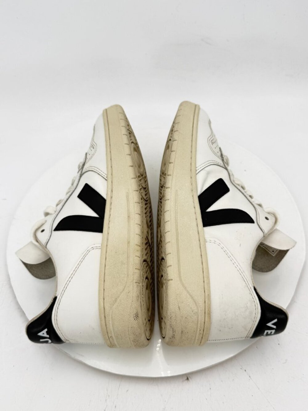 Veja V-10 Women Size 8 White Leather Black V Logo Training Shoes - Picture 6 of 12